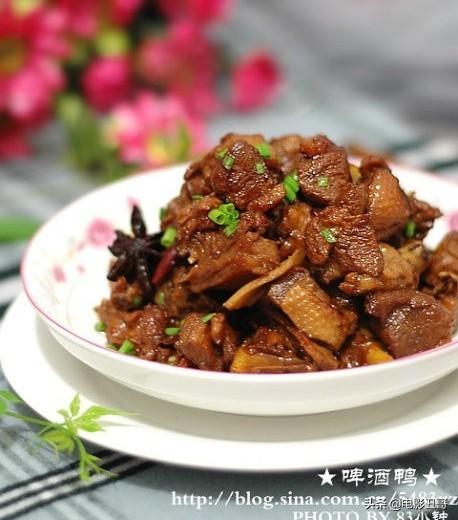 過幾天和女朋友去武漢，各位大佬推薦一下，武漢有哪些美食，或者小吃街，公園景點什么的？